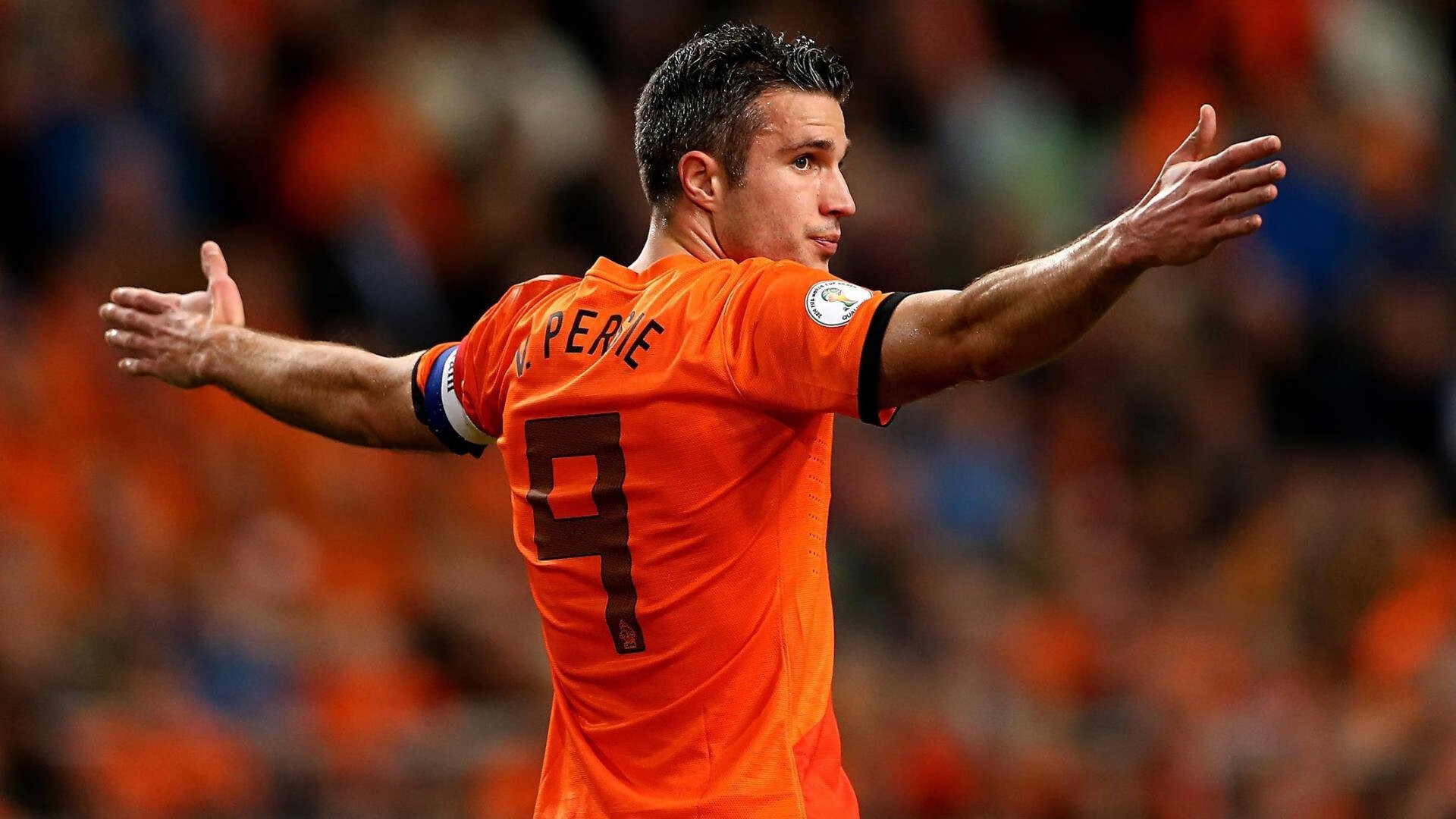 卡特的全局思维和精准踢球技术让对方无法应对，卡特球员