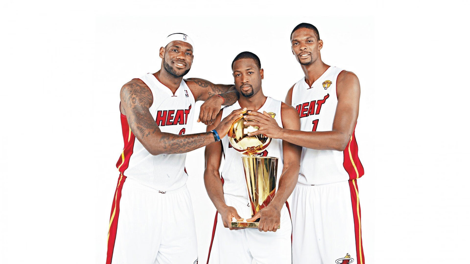 国家队内部模拟赛实战强度高考察球员适应能力和协作性,国家队内线